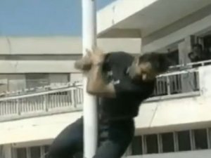 Yine Bayrak İndirmeye Çalıştılar