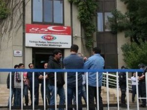 FLAŞKobani için TRT'yi basan 23 kadın...