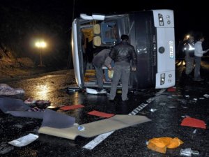 Cumhurbaşkanını koruyan polisler kaza yaptı