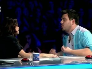 Özgü Namal ile Eser Yenenler'in oha tartışması