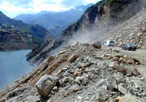 Trabzon-Erzurum yolu kapandı
