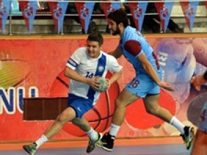 Bordo-maviller mağlup