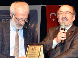 İzzetbegoviç Trabzon'da anıldı!