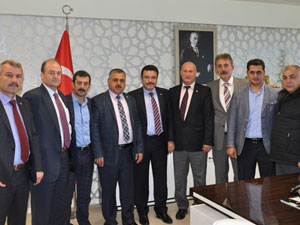 Muhtarlar derneği Başkan Genç'i ziyeret etti