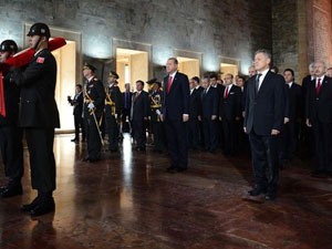 Başkent'te ilk tören Anıtkabir'de