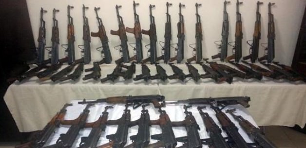 PKK'ya yollanan kalaşnikoflar ele geçirildi