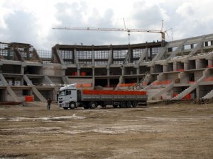 Samsunspor'un stadının çoğu bitti