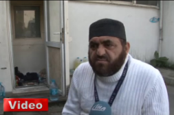 Dakikada en az 10 defa tüküren adam