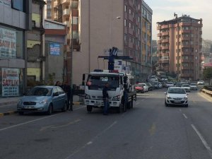 Güvenlik şeridi otoparka döndü!