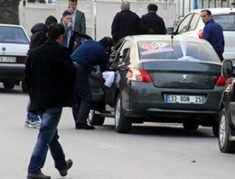 Gelin arabası çarptı ölü!