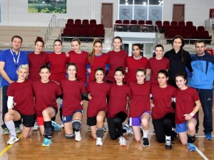 Dişi Atmacalar Avrupa'ya hazır