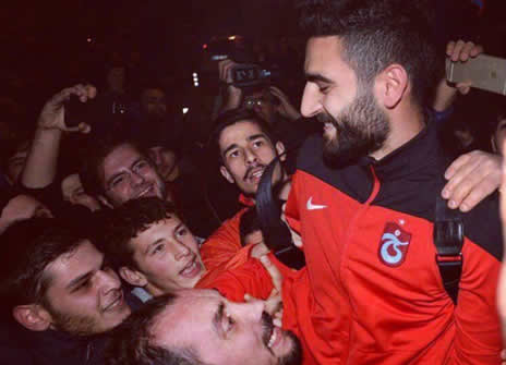 Taraftarın coşkusuna mest oldu