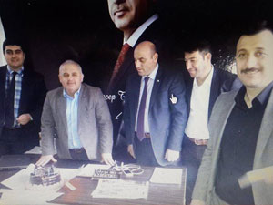 AK Parti’de kesilen pasta bir ilçeyi karıştırdı