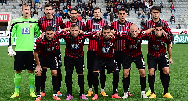 Cavcav 'Sakalsız Gençler'i nasıl buldu?