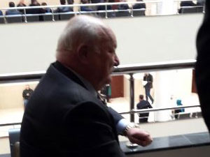 Şampiyon Başkan Adliye koridorlarında