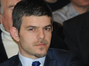 Eşi doğum yapmak üzere ama kendi...