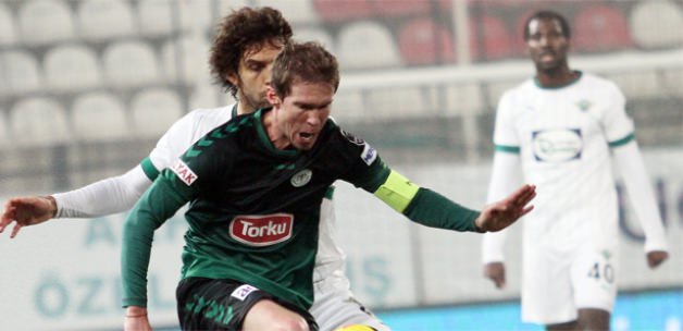 Akhisar-Konya maçı başladığı gibi bitti