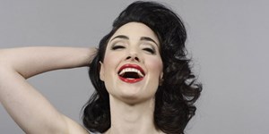 1 dakikada son 100 yılın makyaj trend'leri