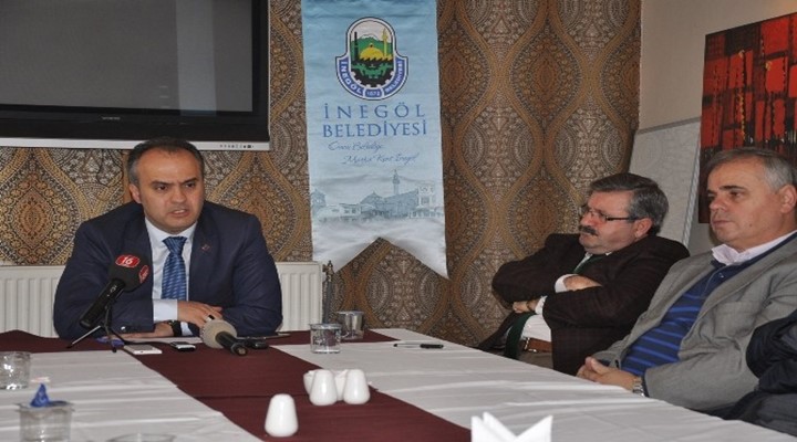 Belediye başkanı evini ipotek etti.