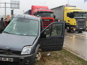 Tır ile otomobil çarpıştı