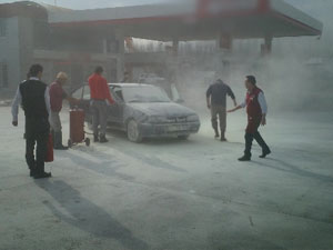 Akaryakıt istasyonunda korkutan patlama