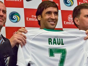 Efsane geri döndü! İmzayı attı...