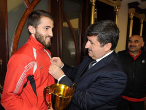 Şampiyon sporcudan Vali Öz'e ziyaret