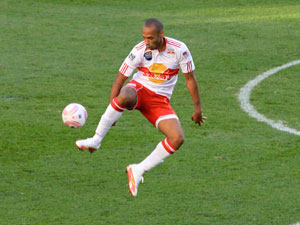 Ünlü oyuncu futbolu bıraktı