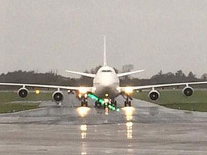 Acı biber uçağı acil indirdi