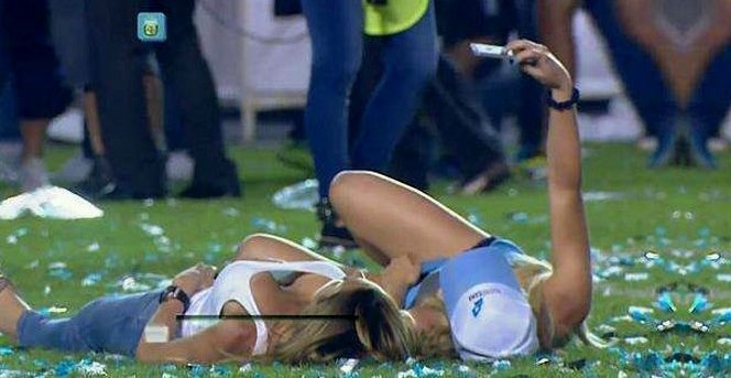 Kızlarının Şampiyonluk Selfie'si Başkan'ı Çıldırttı