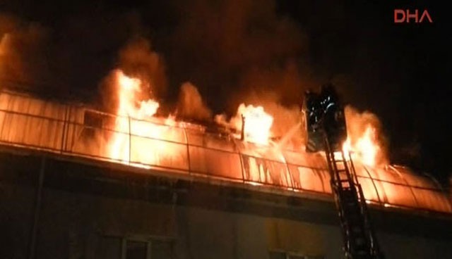 İstanbul İkitelli Organize Sanayi Bölgesi'nde yangın çıktı. 18 Aralık 2014