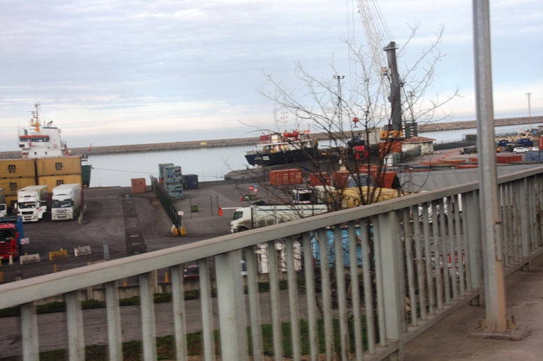 Buğdayı denize boşaltı başı derte girdi