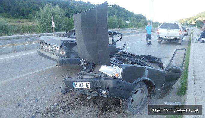 Otomobili resmen biçti: 4 yaralı