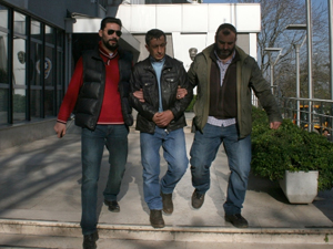 Karısı eve dönmeyince...!