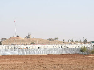 Sınırda askerlerin üzerine ateş açıldı