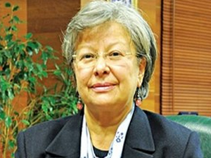 Mini etek yasağına destek verdi