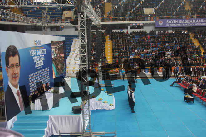 Trabzon AK Parti kongresinde davul krizi