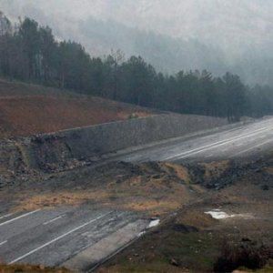 Büyük faciadan dönüldü! 2 asker yaralı