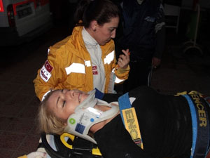 Asansör zemine çakıldı