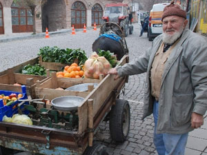 88’lik çınar gençlere taş çıkartıyor