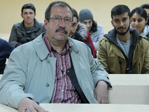 53 yaşında oğlu ile okuyor