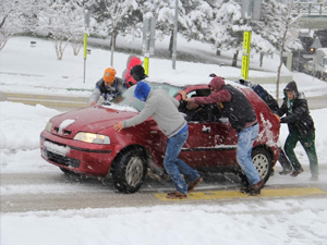 Uyanıklar kar yağışını fırsat bildi
