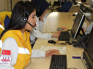 Telefonla doğum yaptırdı