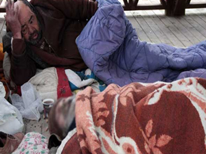 Soğuktan ölen arkadaşa son bakış!