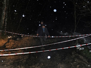 Heyelan köylere ulaşımı kapadı!
