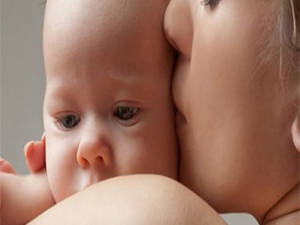 Çocukları "öpmeden" sevin