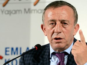 Ağaoğlu'nun uçağı arazalandı