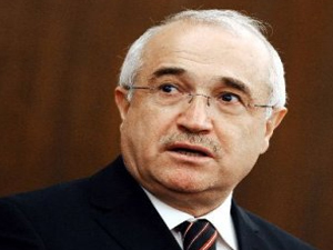 Çiçek: "Teröristler yüzünden..."