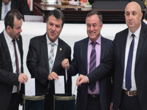 Genel kurul'da oylama pozu