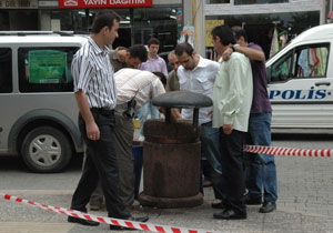 Beton çöpten silah çıktı